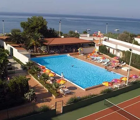 Costa Azzurra 3* Brolo
